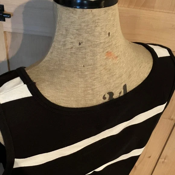 Talbots Black and White size L Striped Short Sleeve 100% cotton top. - Picture 4 of 8